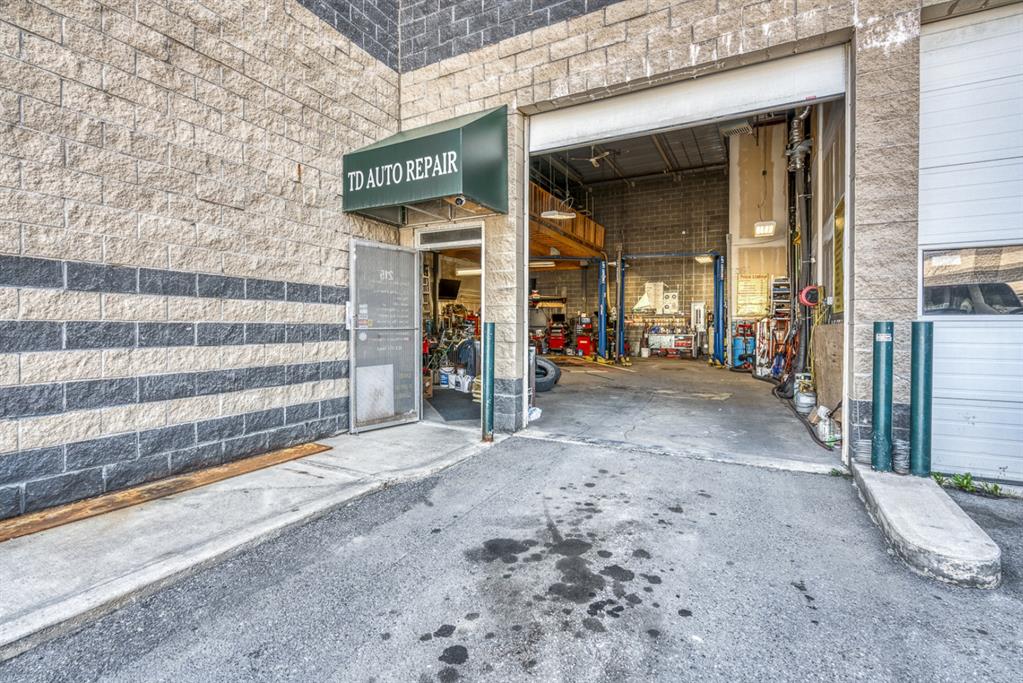 32 Westwinds Crescent NE #215