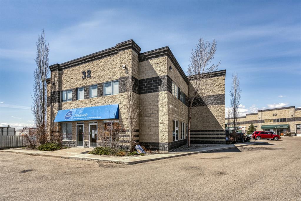 32 Westwinds Crescent NE #215 photo 4