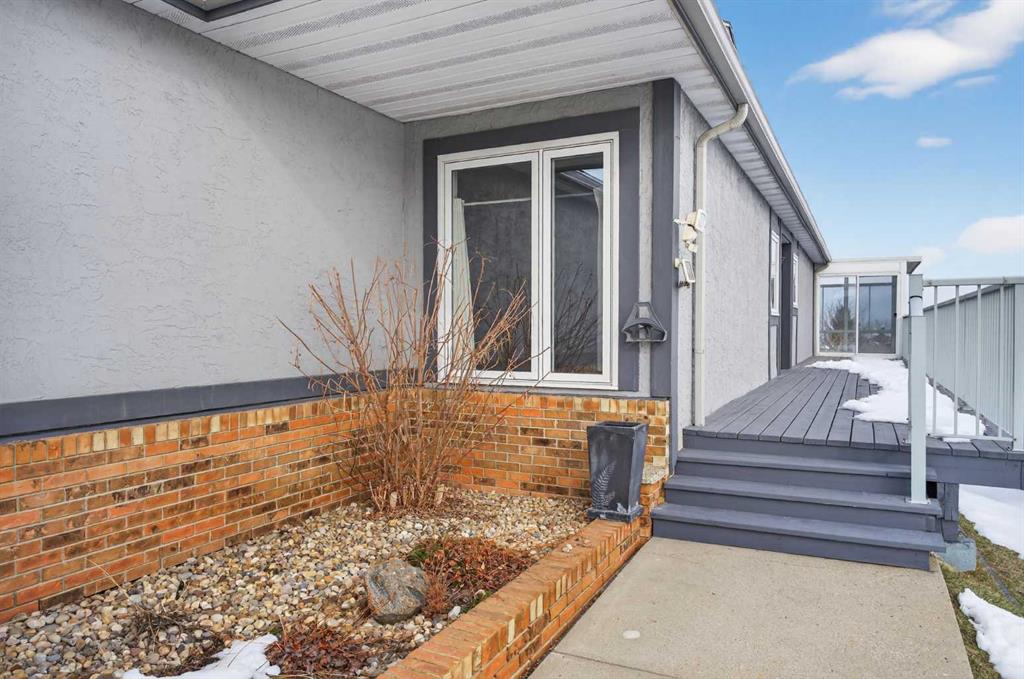 96 Norquay Heights NW photo 3