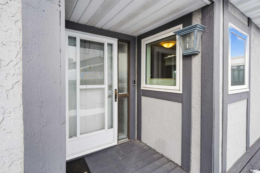 96 Norquay Heights NW photo 4