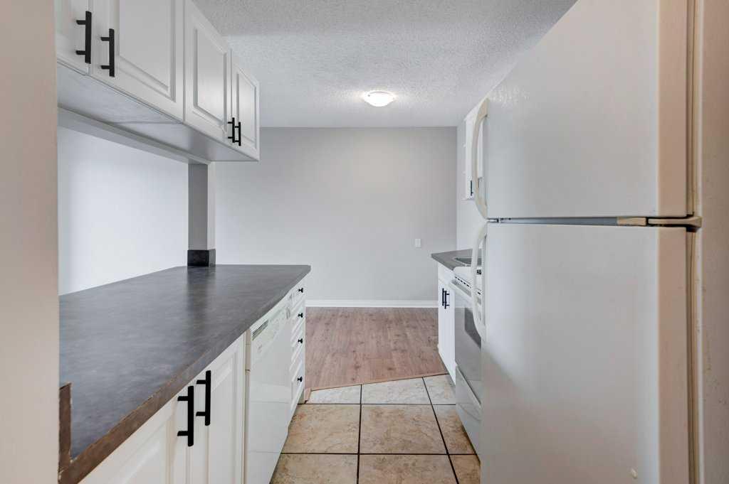 305 25 Avenue SW #305 photo 5