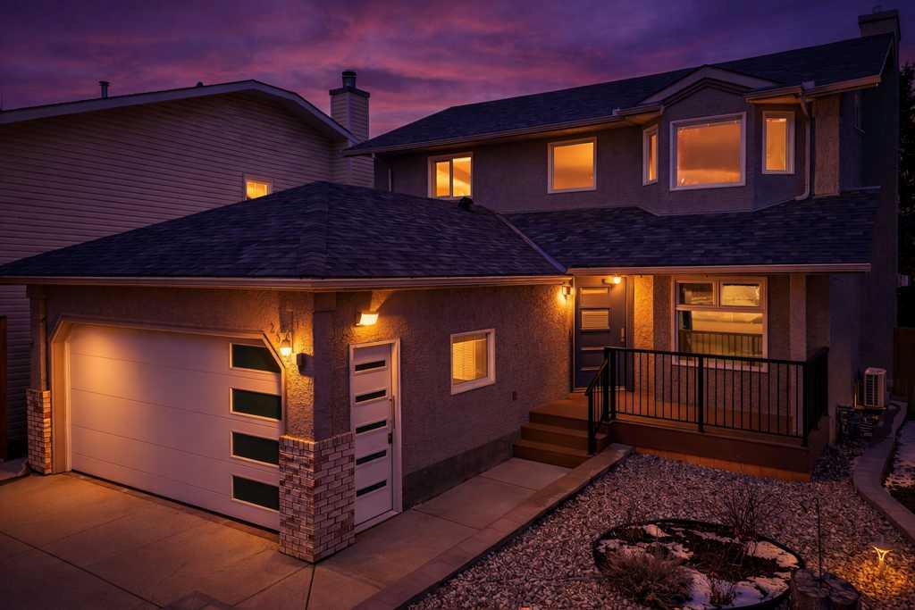 256 Riverside Mews SE photo 2