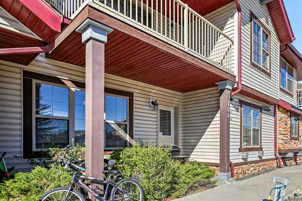 15 Everridge Square SW #104 photo 3