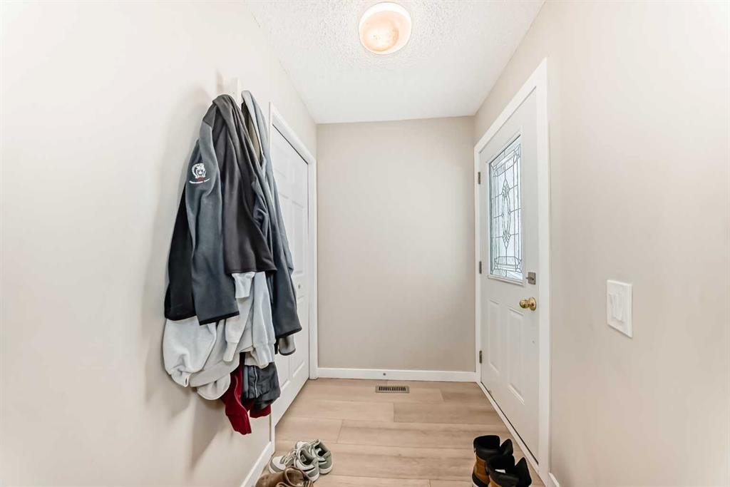 139 Bermuda Drive NW photo 3