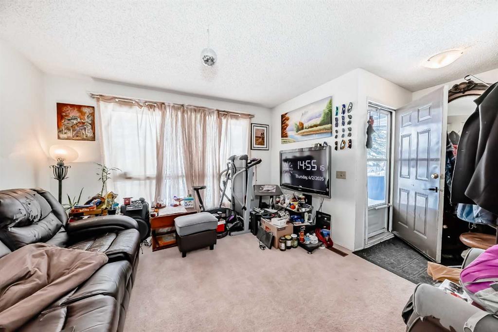 137 Bermuda Drive NW photo 5