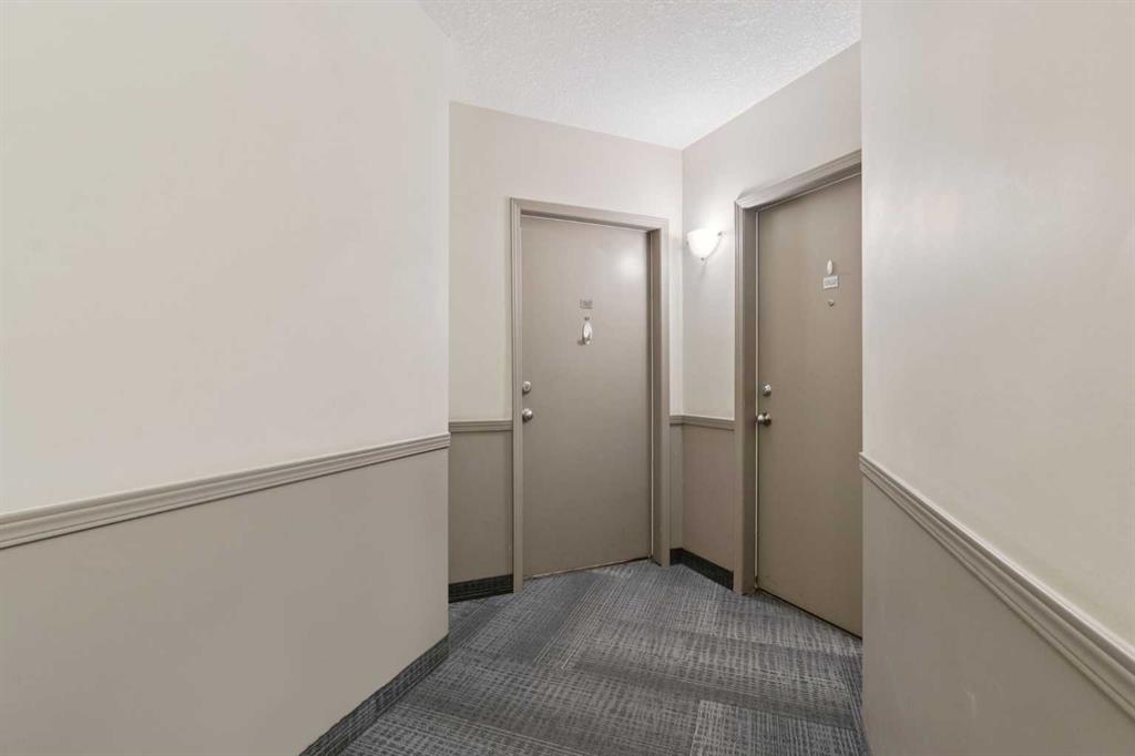 1053 10 Street SW #1301 photo 4