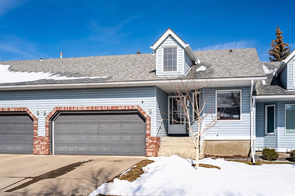 216 Valley Ridge Heights NW