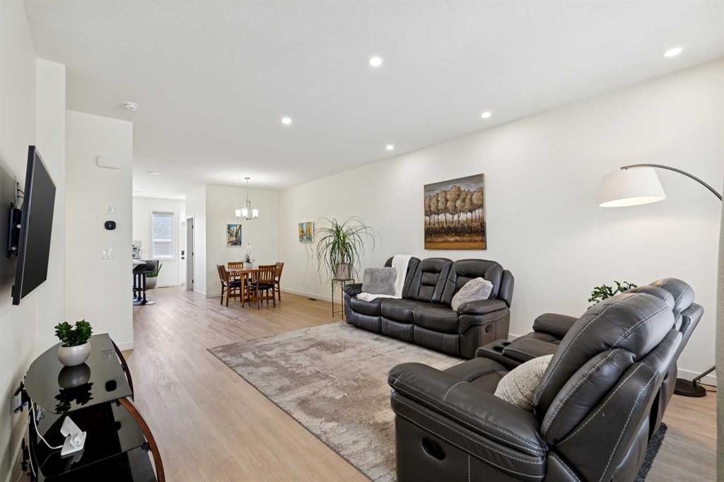 87 Setonstone Landing SE photo 5