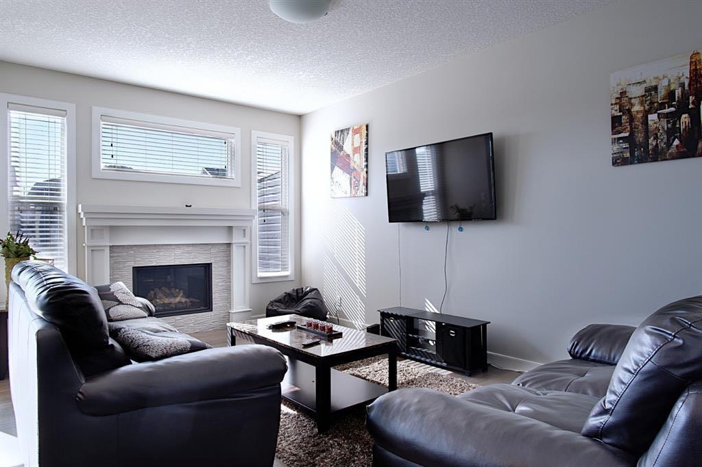 193 Redstone Common NE photo 2