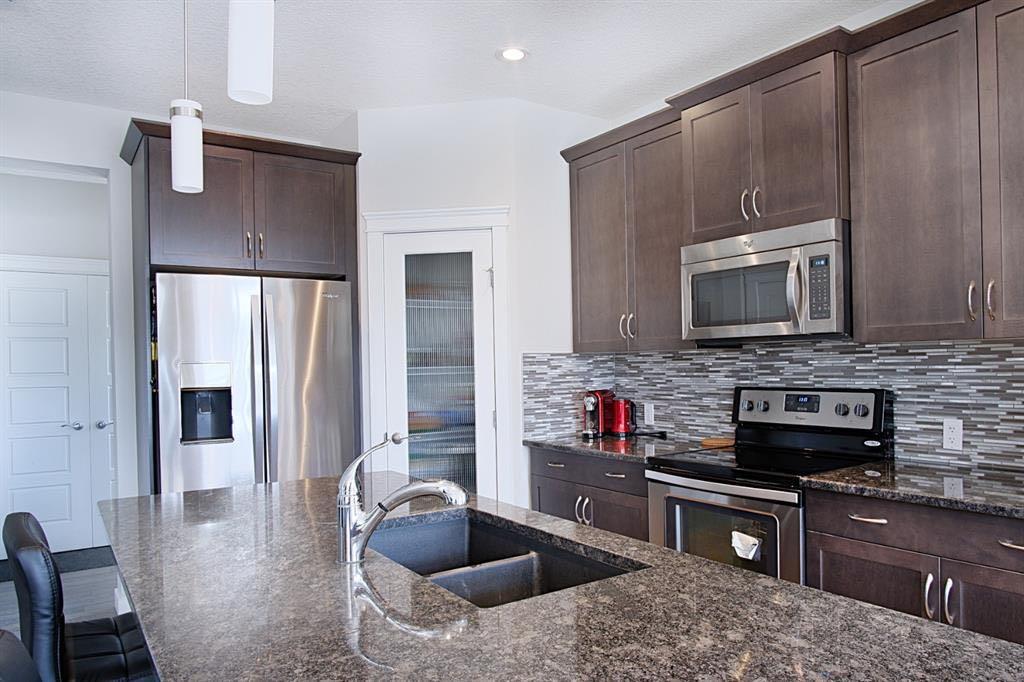 193 Redstone Common NE photo 3