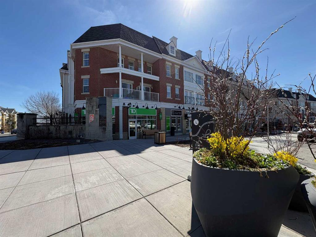 2233 34 Avenue SW #321 photo 2