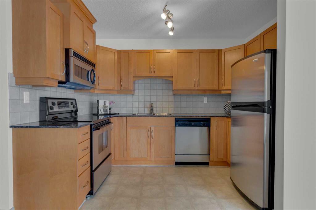 2233 34 Avenue SW #321 photo 5