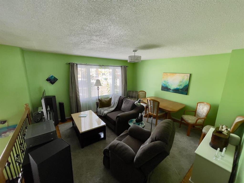 3311 Radcliffe Drive SE photo 2