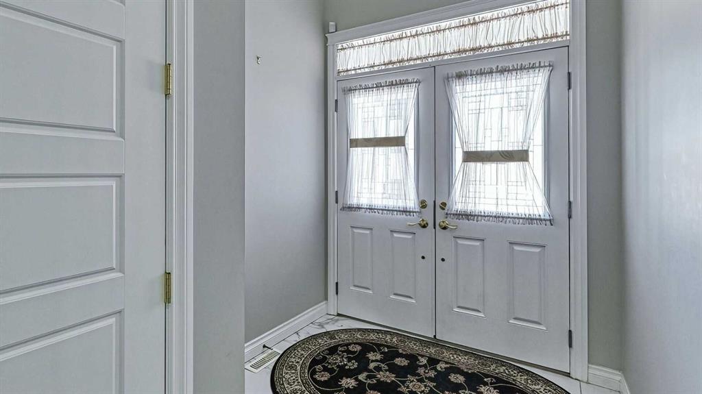 47 Saddlelake Way NE photo 3