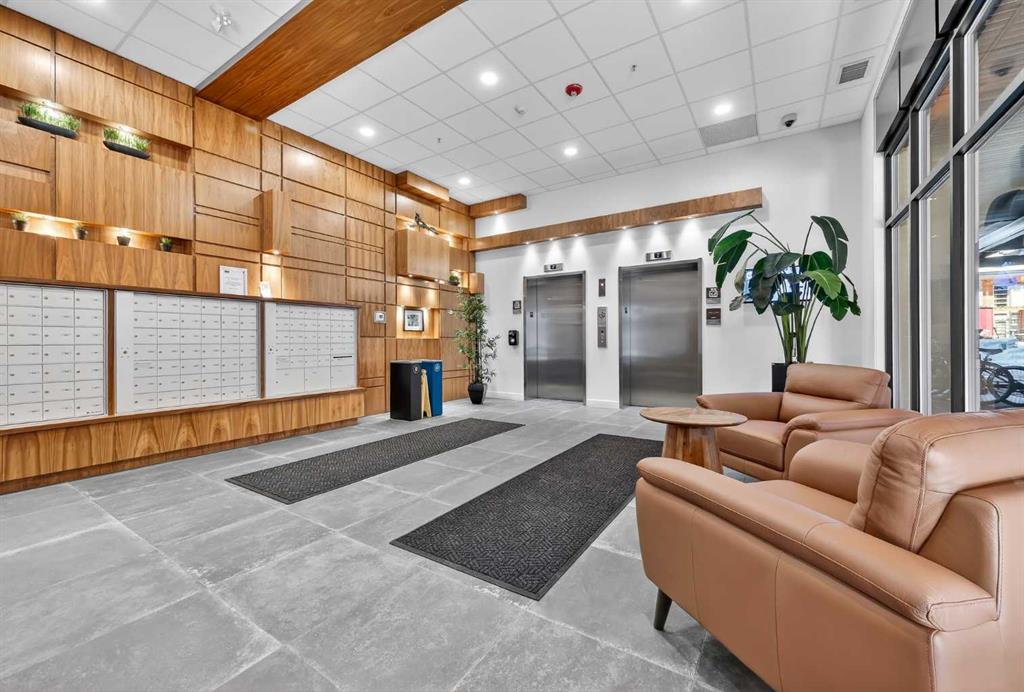122 Mahogany Centre SE #407 photo 2