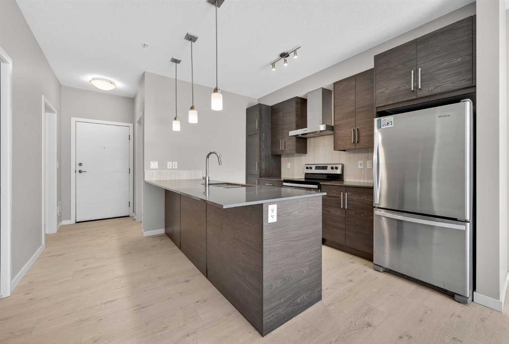 122 Mahogany Centre SE #407 photo 4