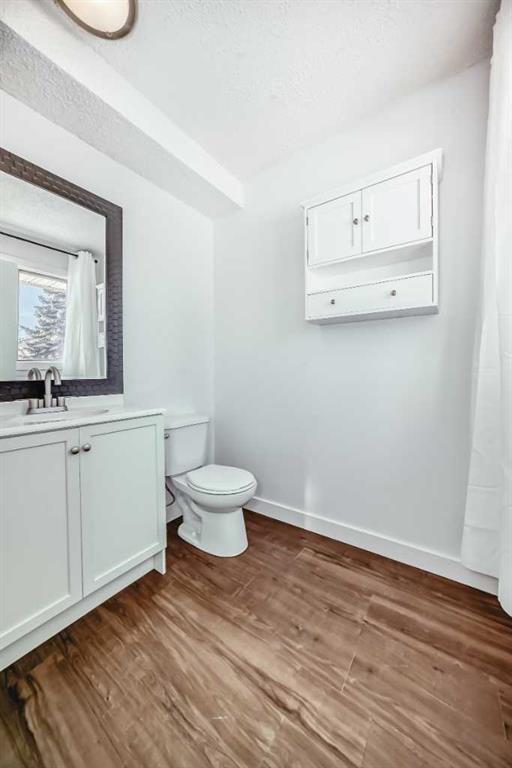 60 Erin Mount Crescent SE photo 4