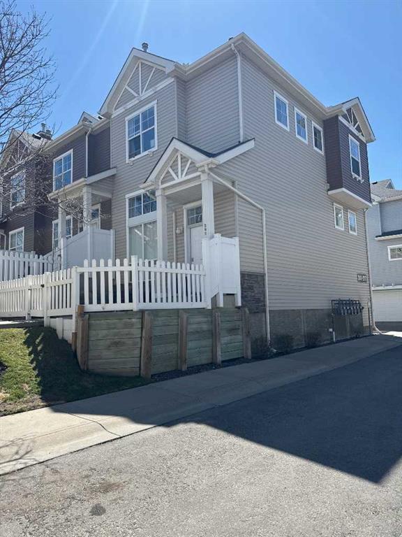 241 Elgin Gardens SE photo 2
