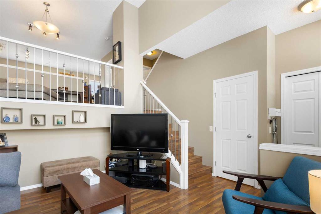 241 Elgin Gardens SE photo 5
