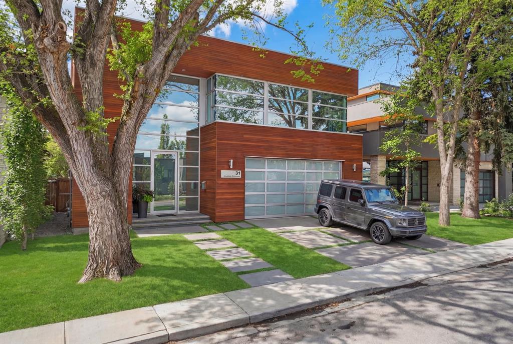 31 Windsor Crescent SW photo 2