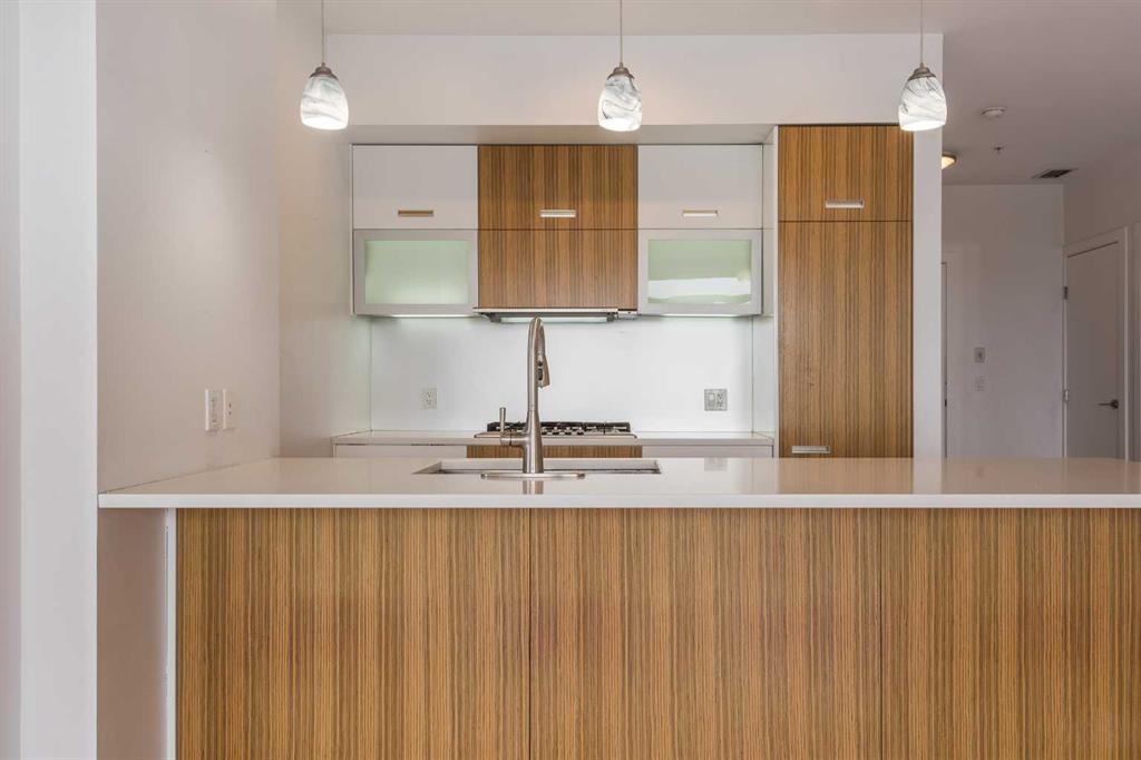 2505 17 Avenue SW #802 photo 4