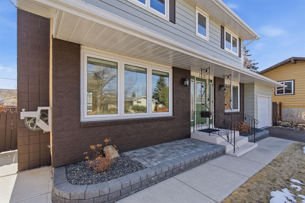 1315 Lake Michigan Crescent SE