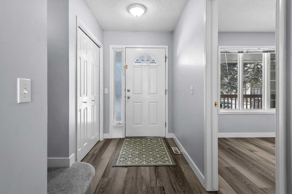 3103 39 Street SW photo 3