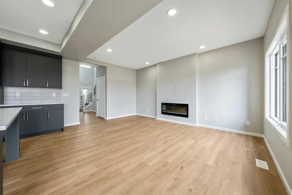 367 Heartwood Gardens SE photo 4