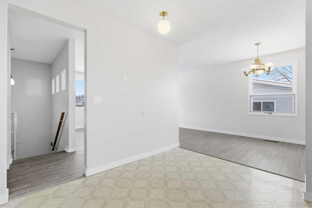 32 Fonda Mews SE photo 4