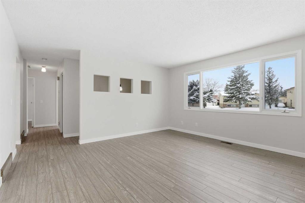 32 Fonda Mews SE photo 5