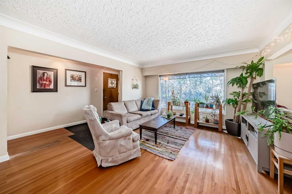 2328 Capitol Hill Crescent NW photo 5