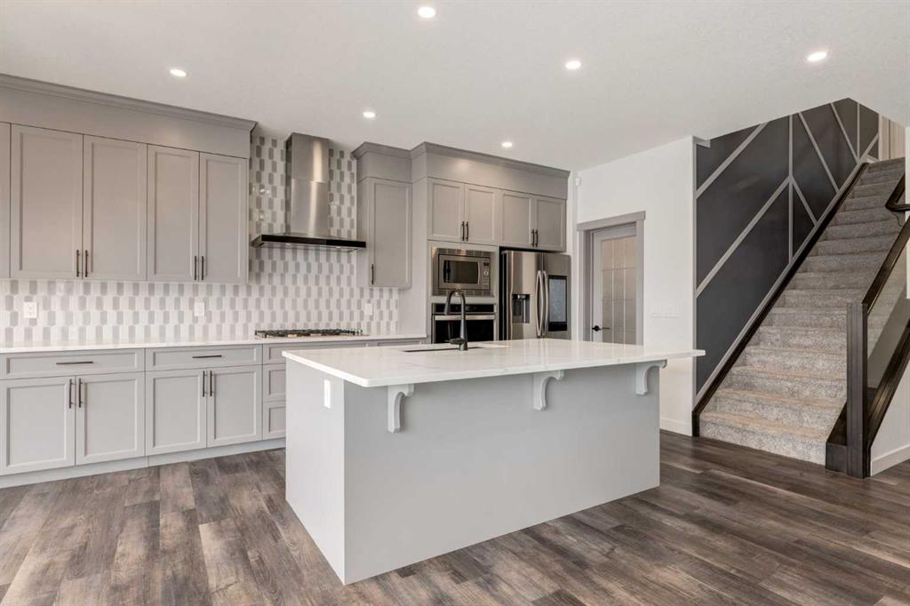 142 Cranbrook Park SE photo 5