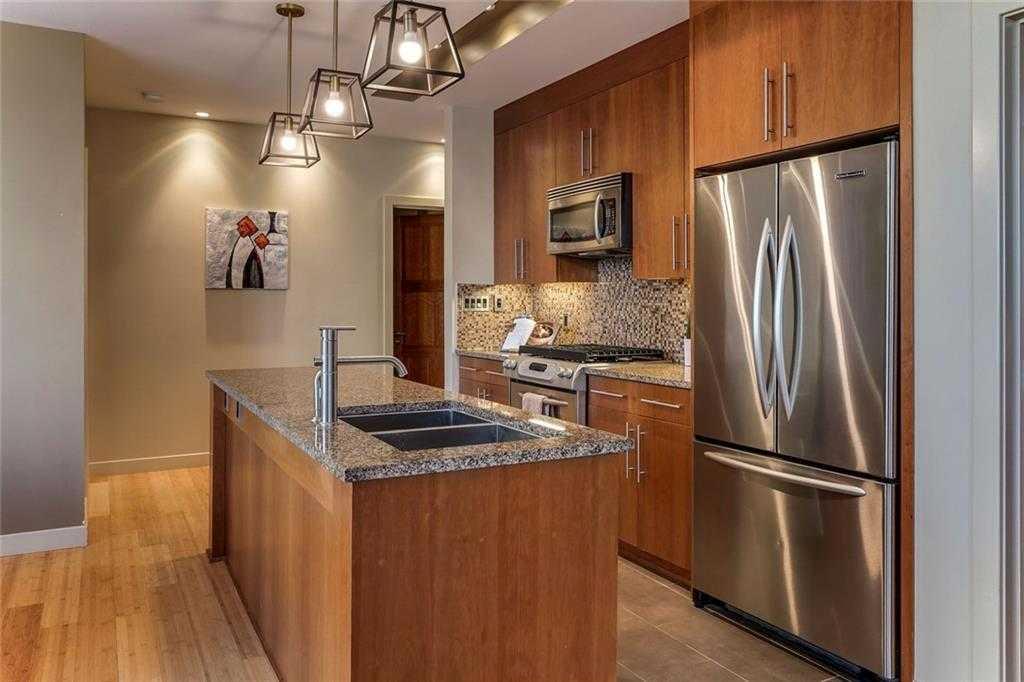 701 3 Avenue SW #204 photo 3