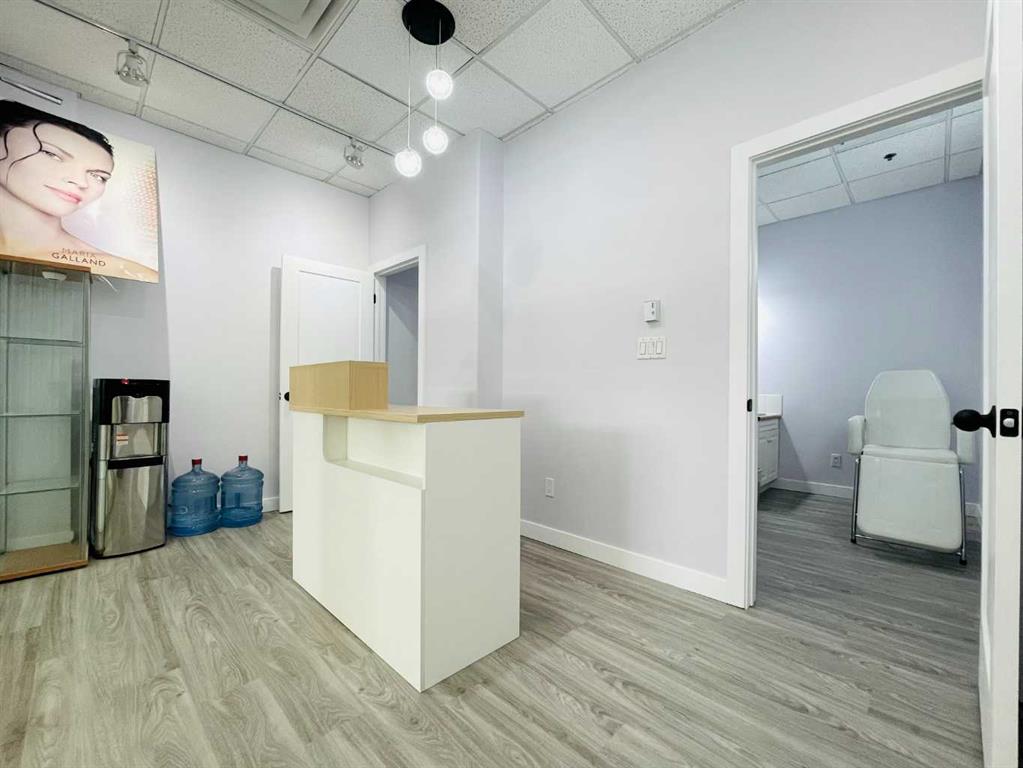 1623 Centre Street NW photo 2