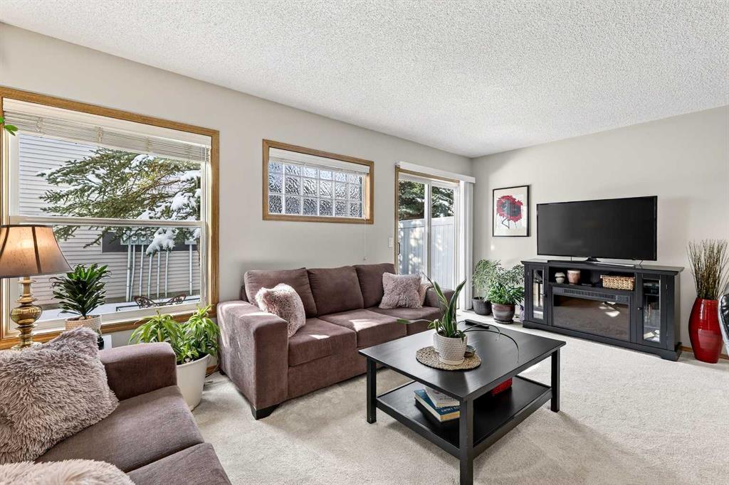 245 Millview Green SW photo 3