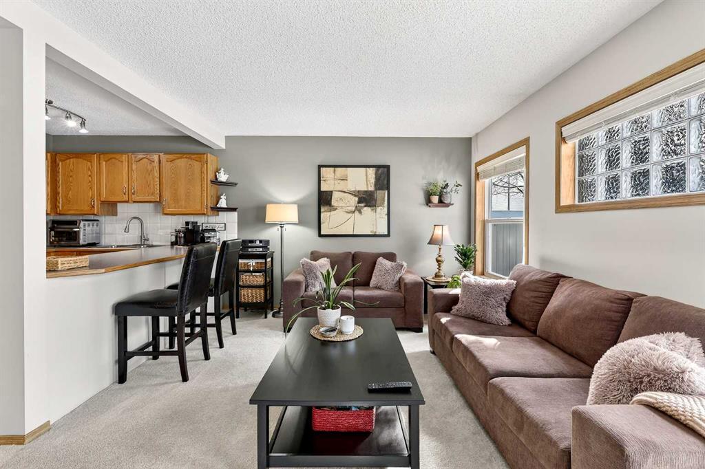245 Millview Green SW photo 4