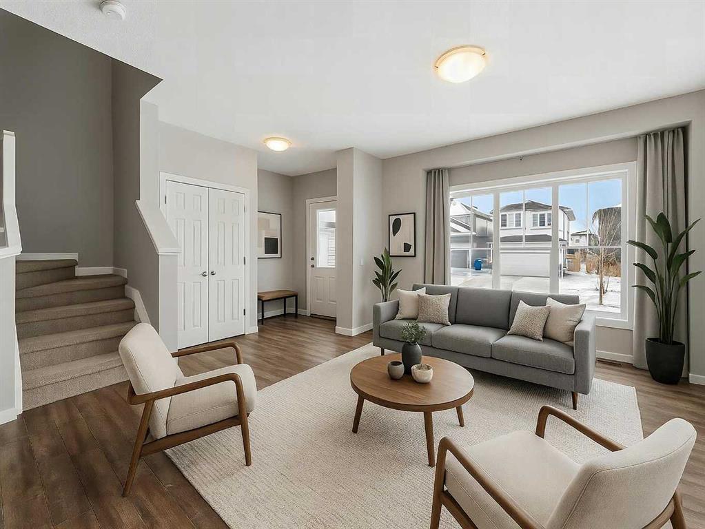 89 Walgrove Rise SE photo 2