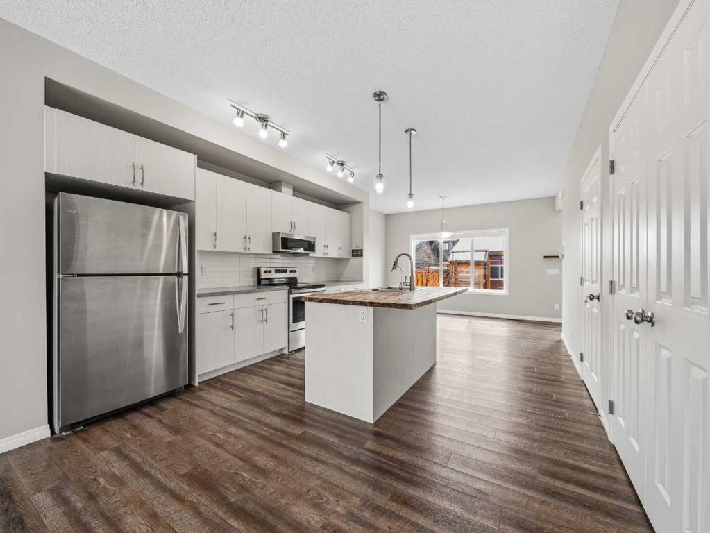 89 Walgrove Rise SE photo 5
