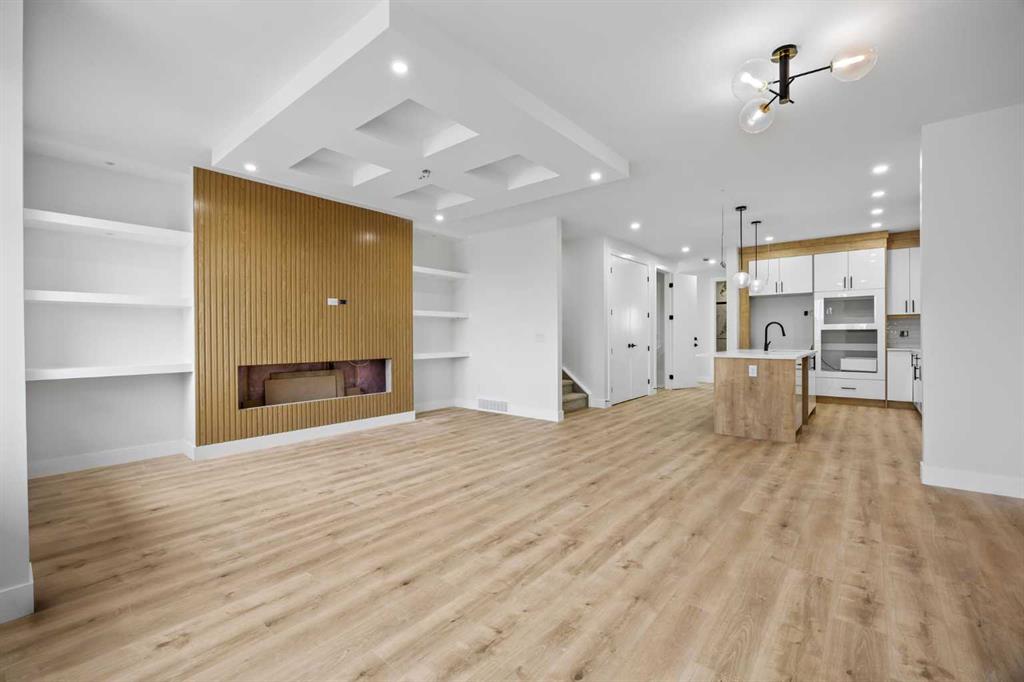 196 Saddlelake Manor NE photo 3