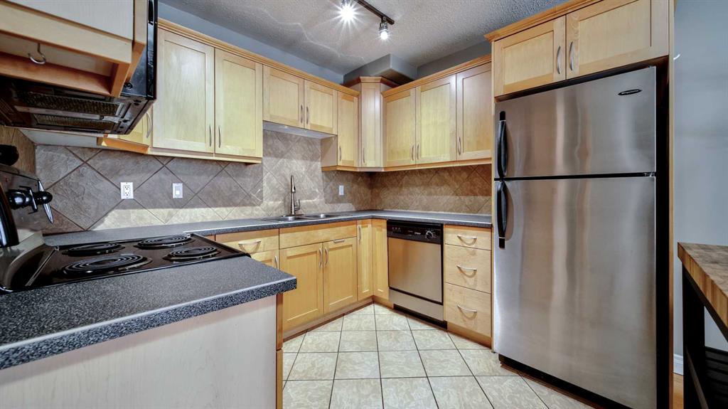 1813 25 Avenue SW #22 photo 4