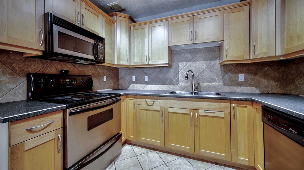 1813 25 Avenue SW #22 photo 5
