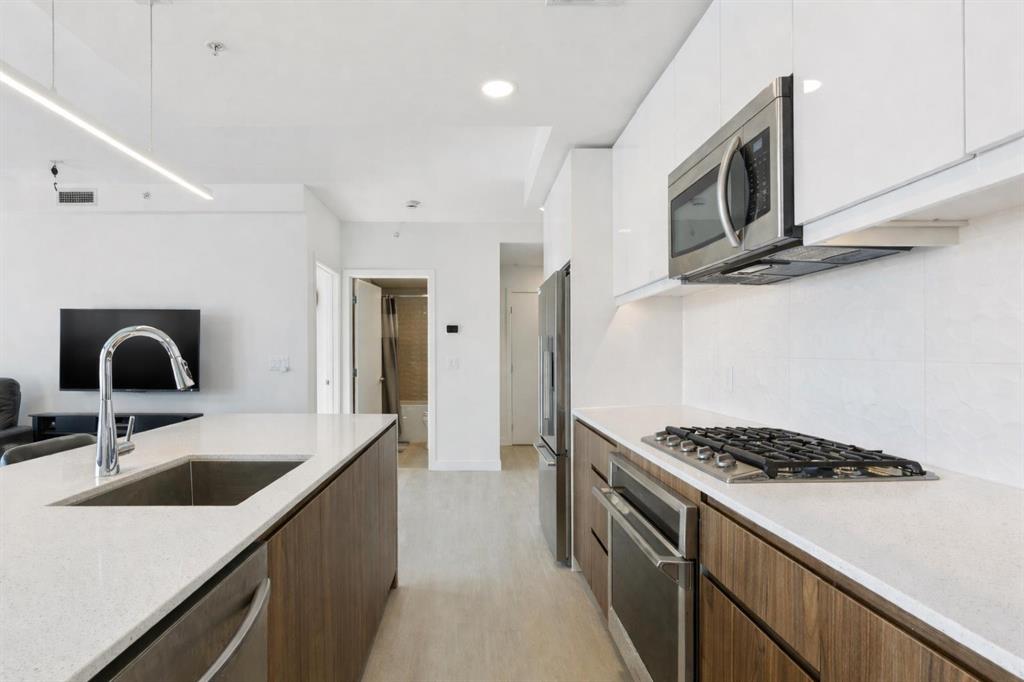 327 9A Street NW #211 photo 4