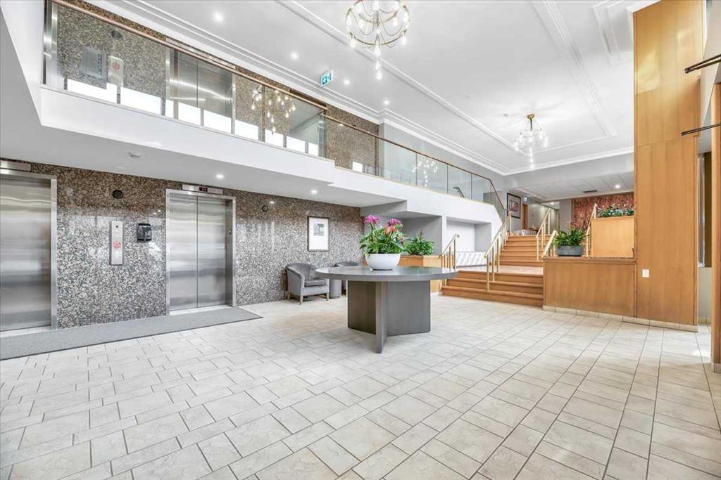 318 26 Avenue SW #501 photo 2