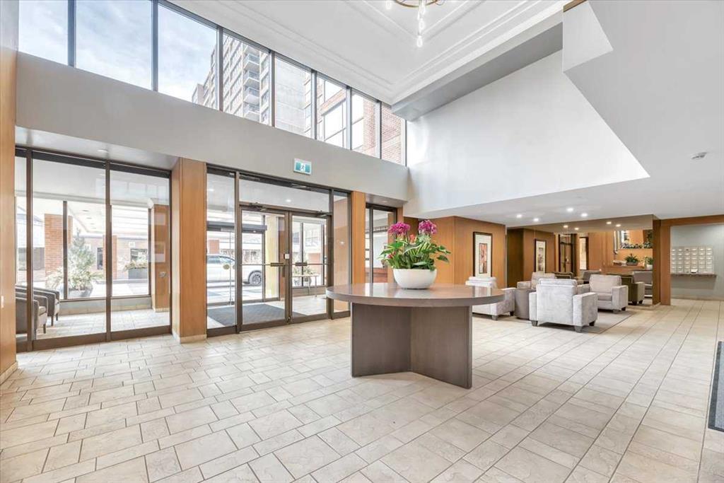 318 26 Avenue SW #501 photo 3