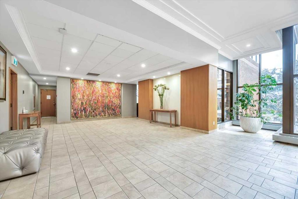 318 26 Avenue SW #501 photo 5