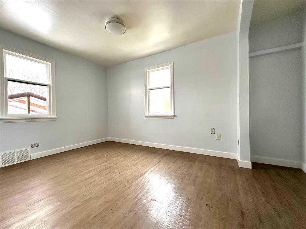 1101 22 Avenue NW photo 5