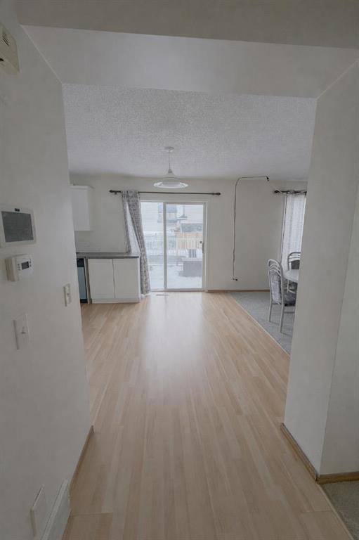 746 Martindale Boulevard NE photo 3