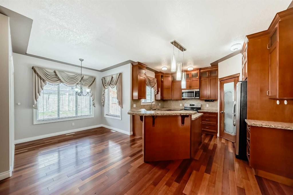87 Sherwood Circle NW photo 3