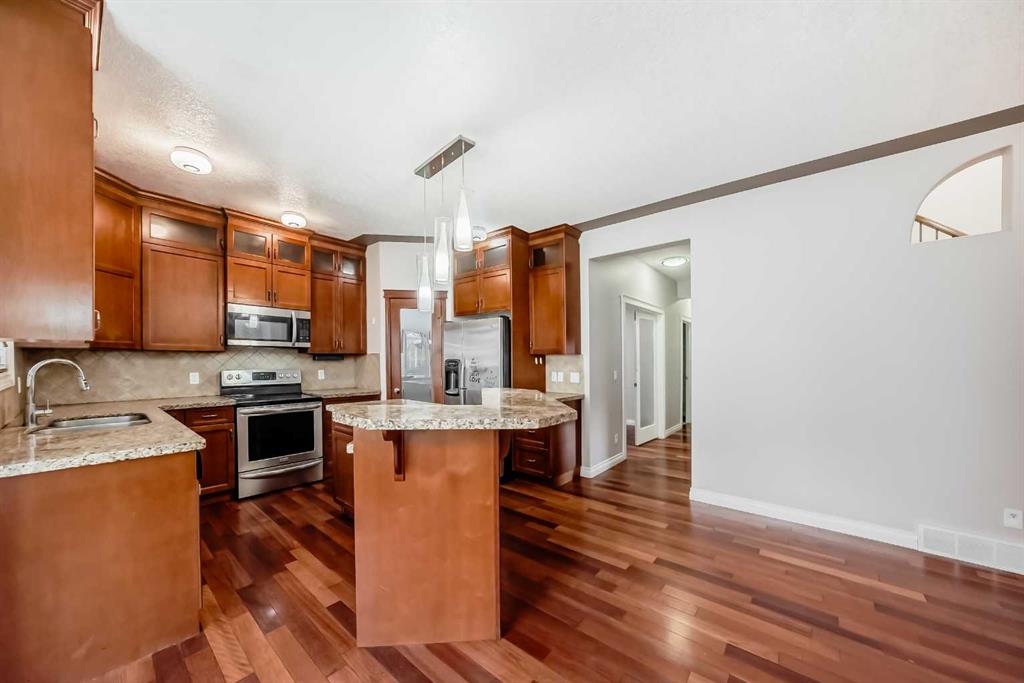 87 Sherwood Circle NW photo 4