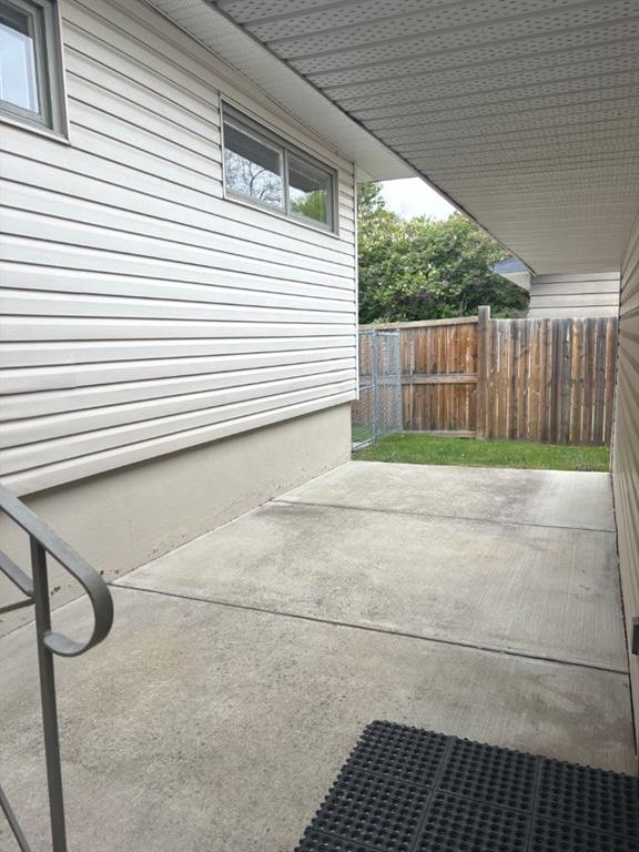 19 Meadowview Road SW photo 5